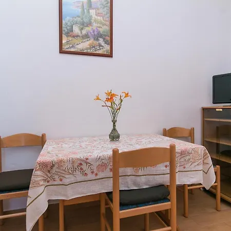 By The Sea Brist, Makarska - 15465 Apartment *