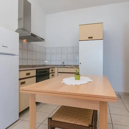 By The Sea Brist, Makarska - 15465 Apartment *